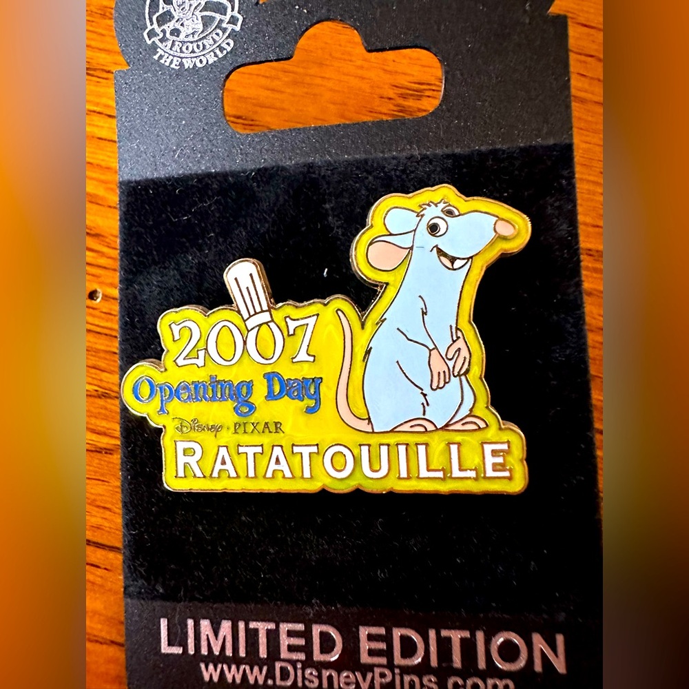 WDW Disney Ratatouille Opening Day 2007 Disney Pin Remy Green Limited 3000
